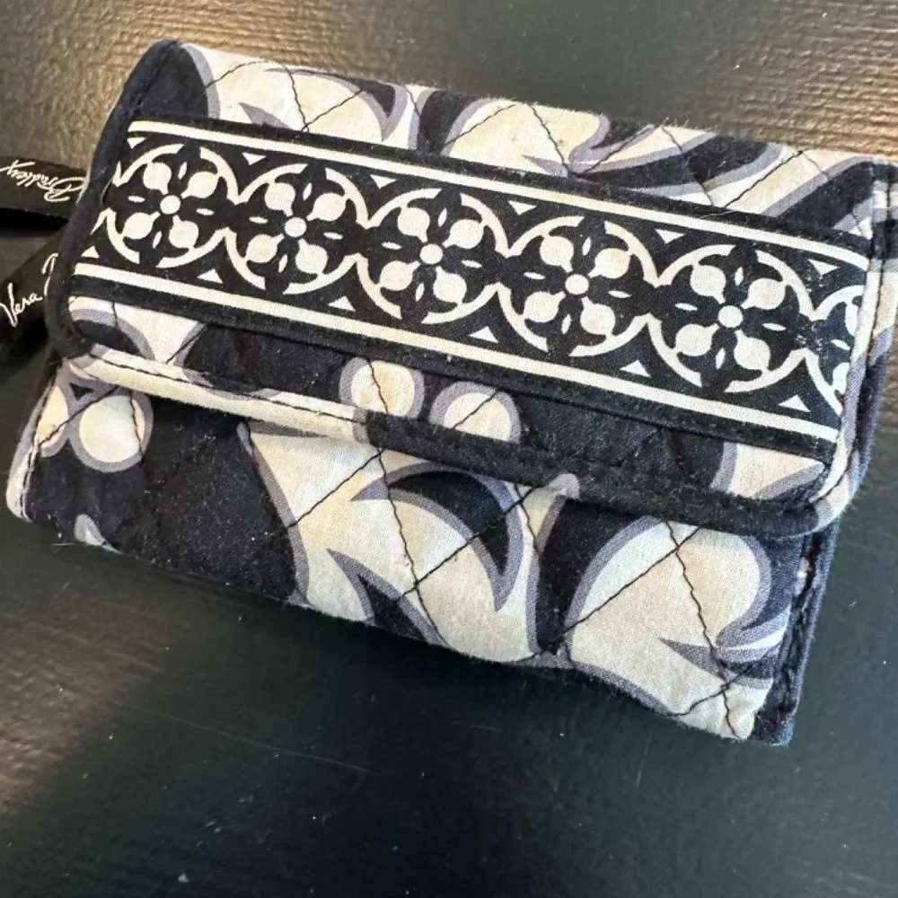 Vera Bradley Black & White Day & Night Pattern Floral Tri-Fold Wallet - EUC - Picture 2 of 8